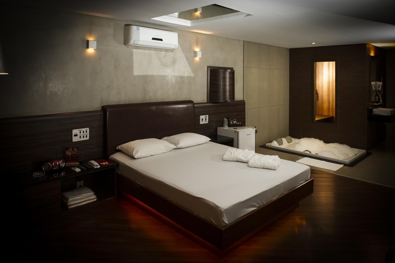 W Motel (Adults Only) คองโกนญัส ภายนอก รูปภาพ